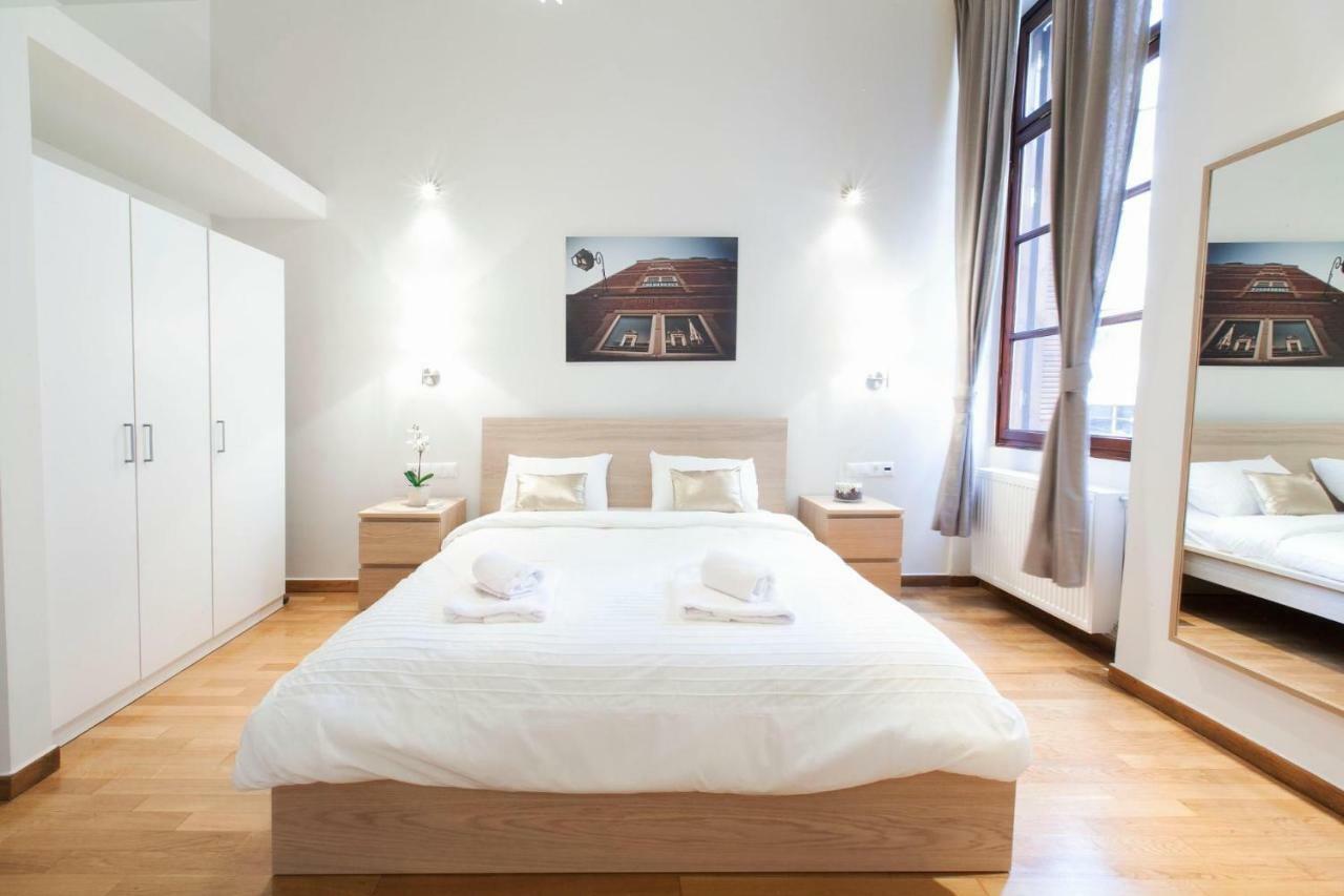 2B One Bedroom Apartment